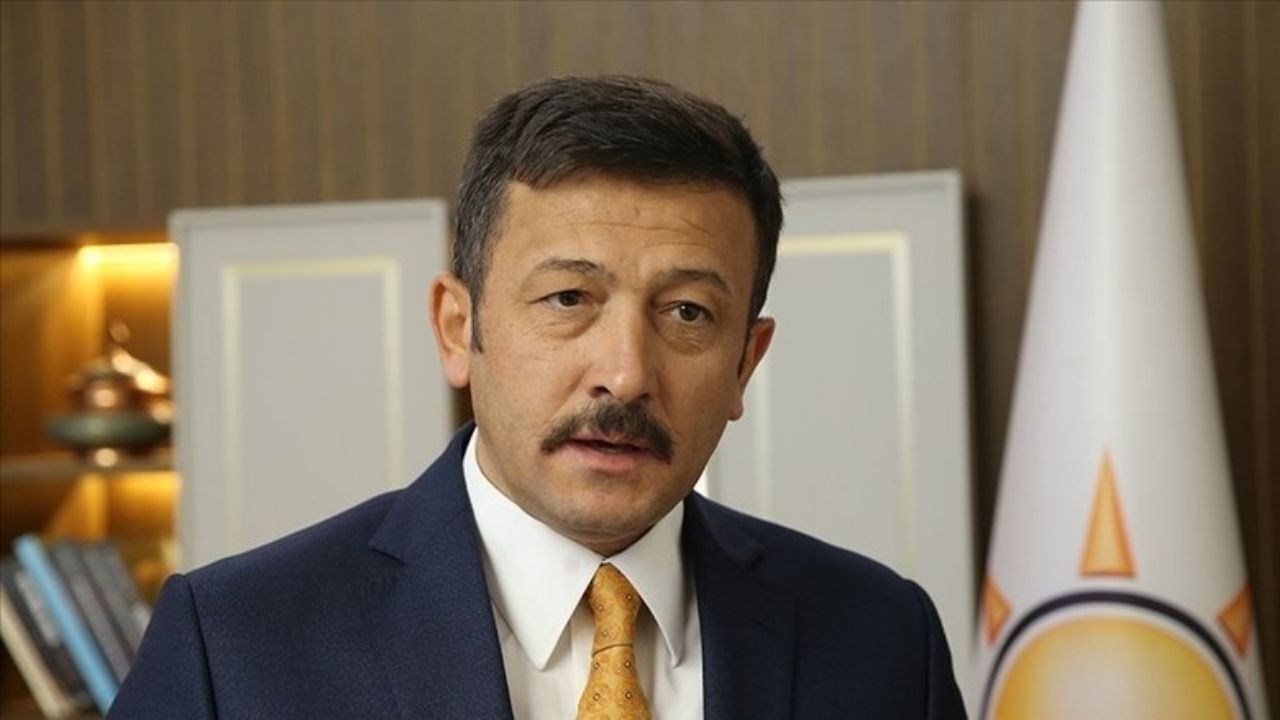 İzmir Büyükşehir Belediye Başkanı Cemil Tugay’ın CHP’den istifası siyasette deprem etkisi yarattı. Kılıçdaroğlu’na yakınlığıyla bilinen CHP İzmir milletvekili Sevda Erdan Kılıç ve 2024 yerel seçimlerinde AK Parti’den İzmir Büyükşehir Belediye başkan adayı olan, ancak seçimi kaybeden AK Partili Hamza Dağ’dan tepki geldi.