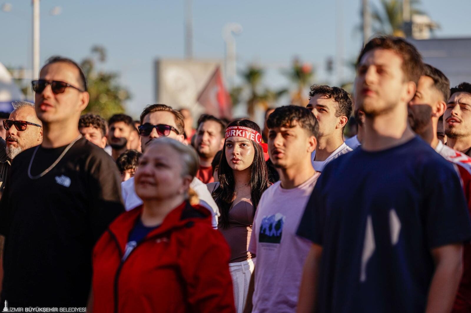Skor Üzse De Gurur Baki! Millî Heyecan İzmir'in Dört Bir Yanını Sardı (4)