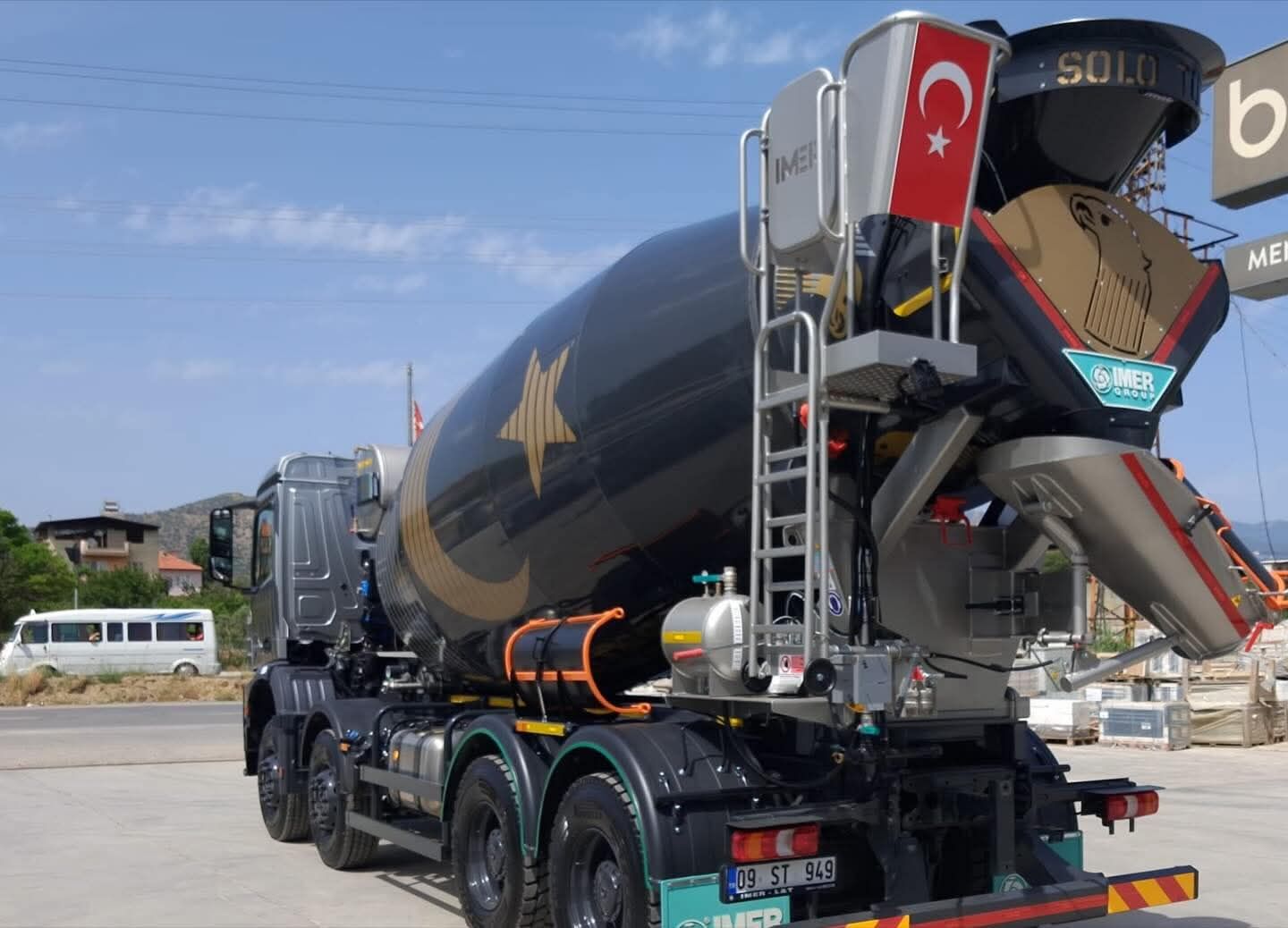 Solotürk’ün Teması Beton Mikserine Taşındı (3)