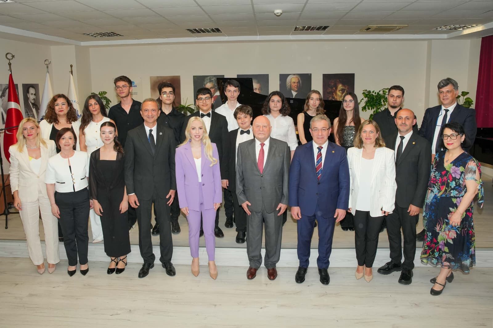 Steinway & Sons Piyanosu Deü Devlet Konservatuvarı'nda (3)
