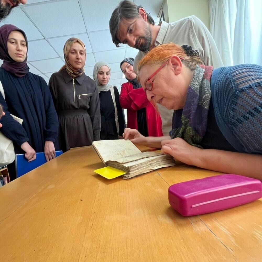 Tozlu Raflardan Dijital Dünyaya 3333