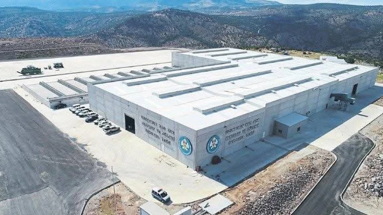 Tugay Manisa Ve İzmir'i Karşı Karşıya Getirmeye Çalışıyorlar! (1)