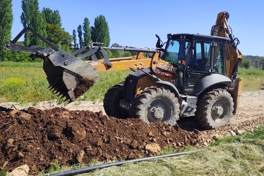 Vatandaşın Yağış Nedeniyle Bozulan Yoldaki Mağduriyeti Gideriliyor (6)