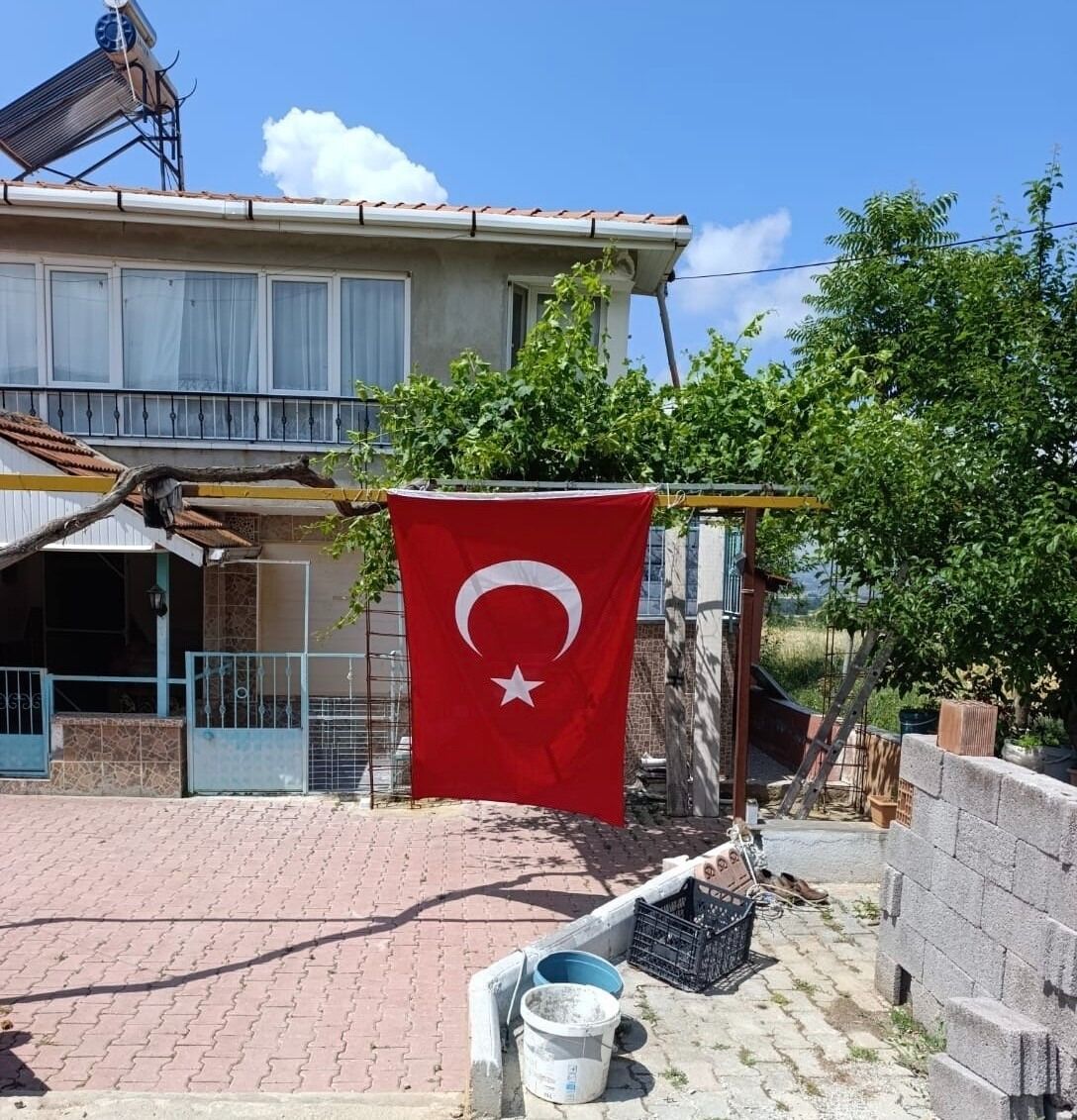 Şehit haberi Çal’ı yasa boğdu