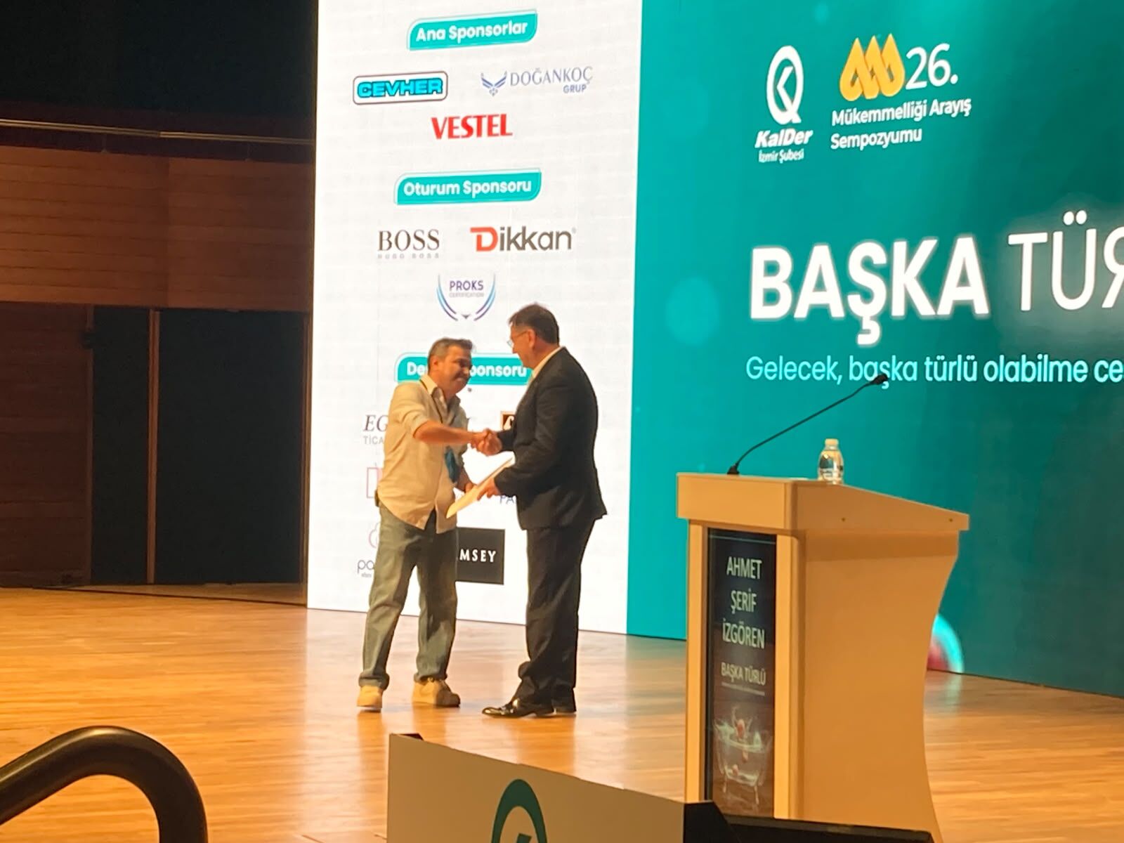 Mükemmeli Arayış İzmir'de başladı: Ahmet Şerif İzgören'den 