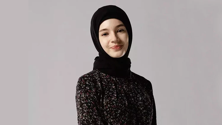 Yaz Evi’nin Selin’i Gala Gecesinde Şıklığı Ile Göz Kamaştırdı! 3