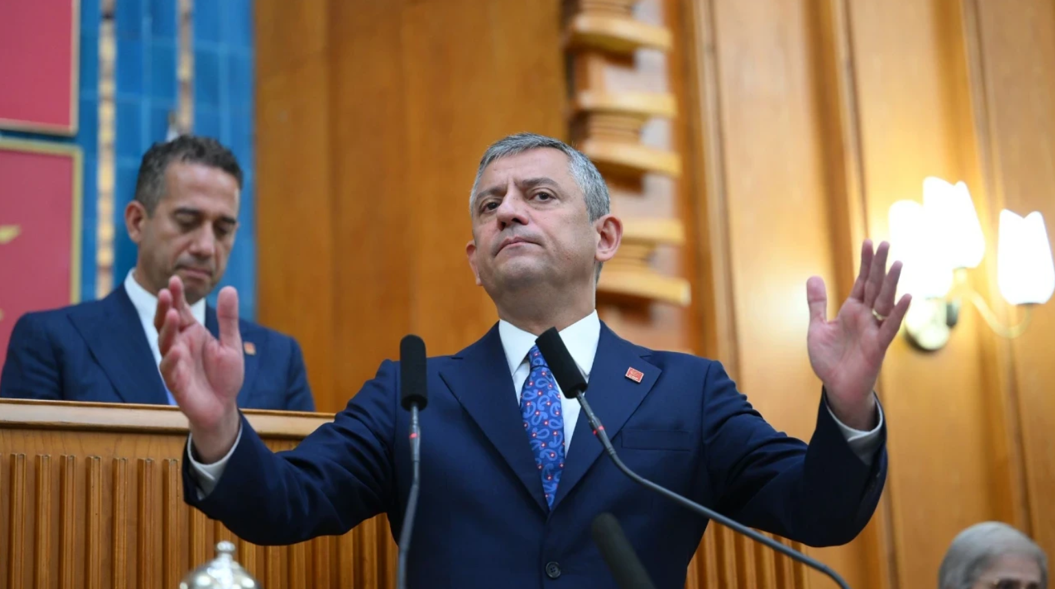 Yeni Parti Mi Geliyor Saray Darbesiyle Parti Fiilen Kapanmıştır (2)