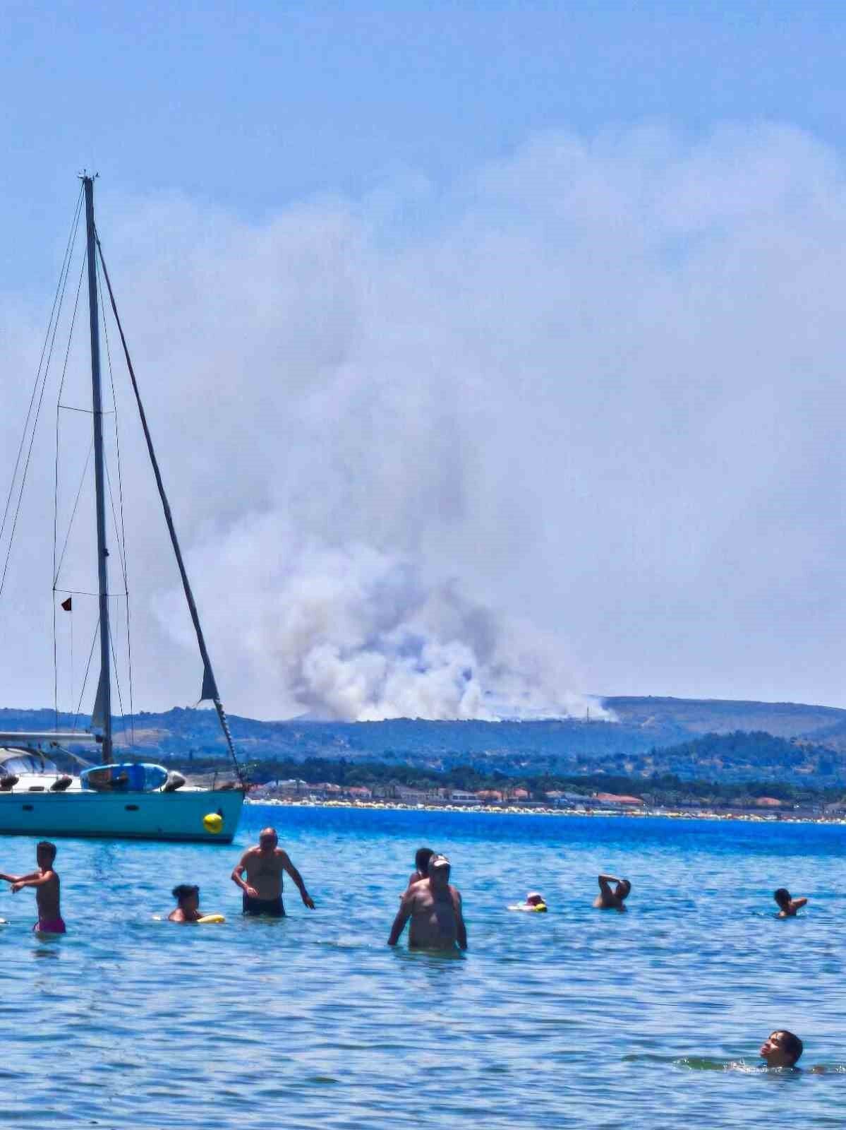Zamanla Yarış Çeşme'deki Yangın Kontrol Altında! (3)