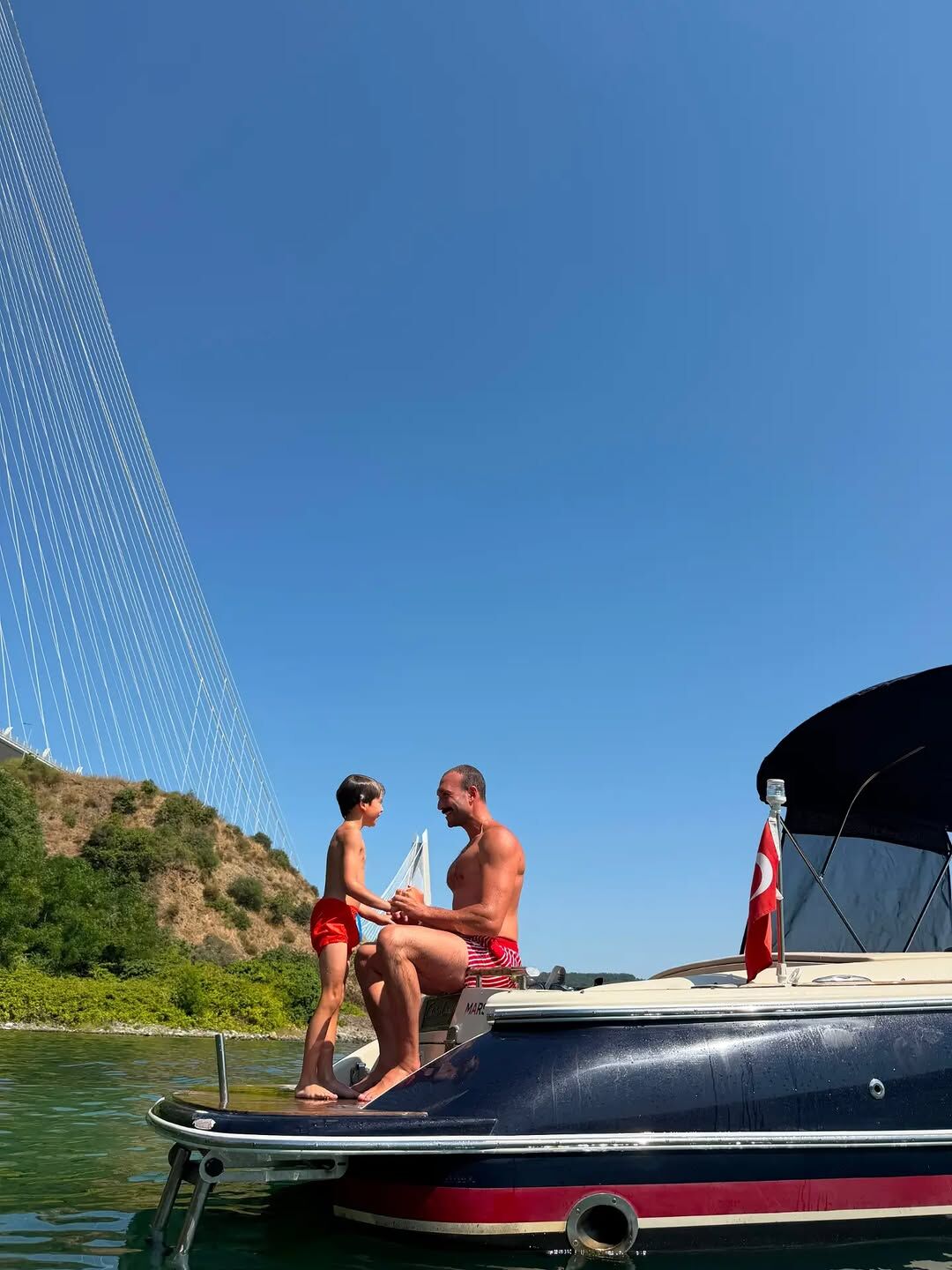 1Oğlu Marsel Ile Tatilde