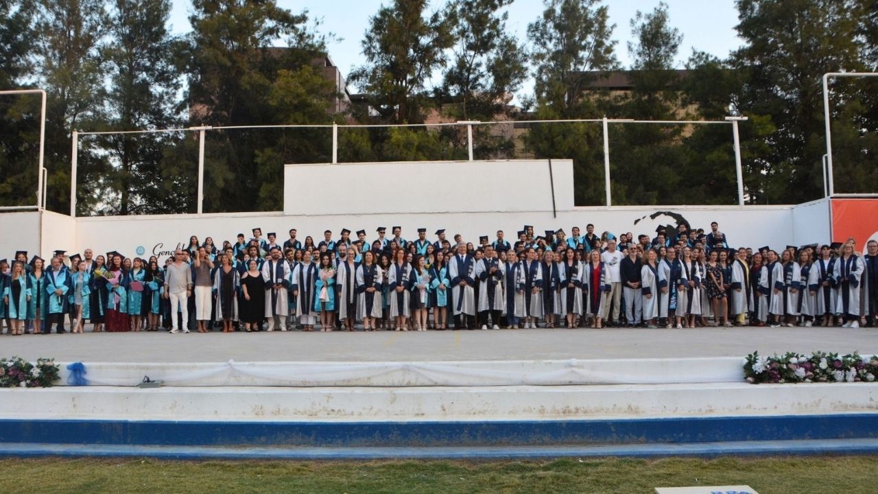 Ege Üniversitesi Mezuniyet Eğlence 1
