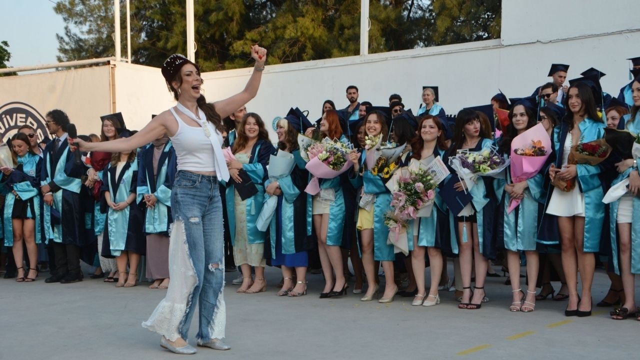 Ege Üniversitesi Mezuniyet Eğlence 3