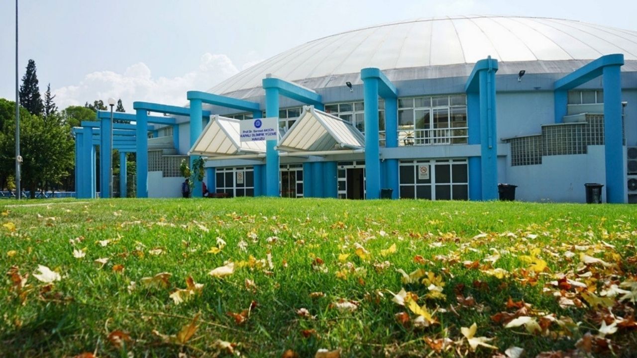Ege Üniversitesi Yüzme Salonu 1