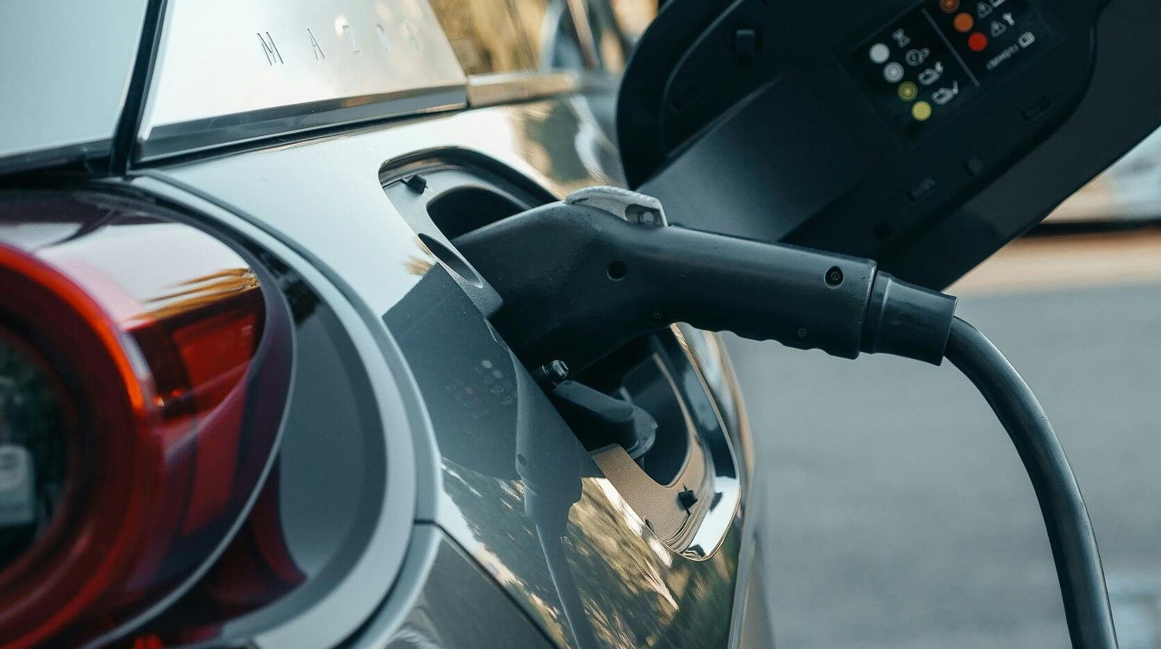İngiltere Elektrikli Oto 1