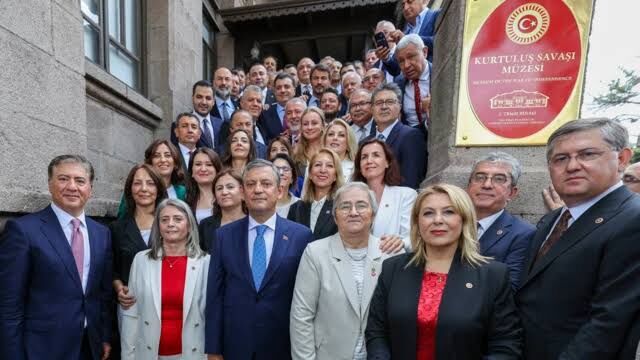 Yeni Parti Özgür Özel 2