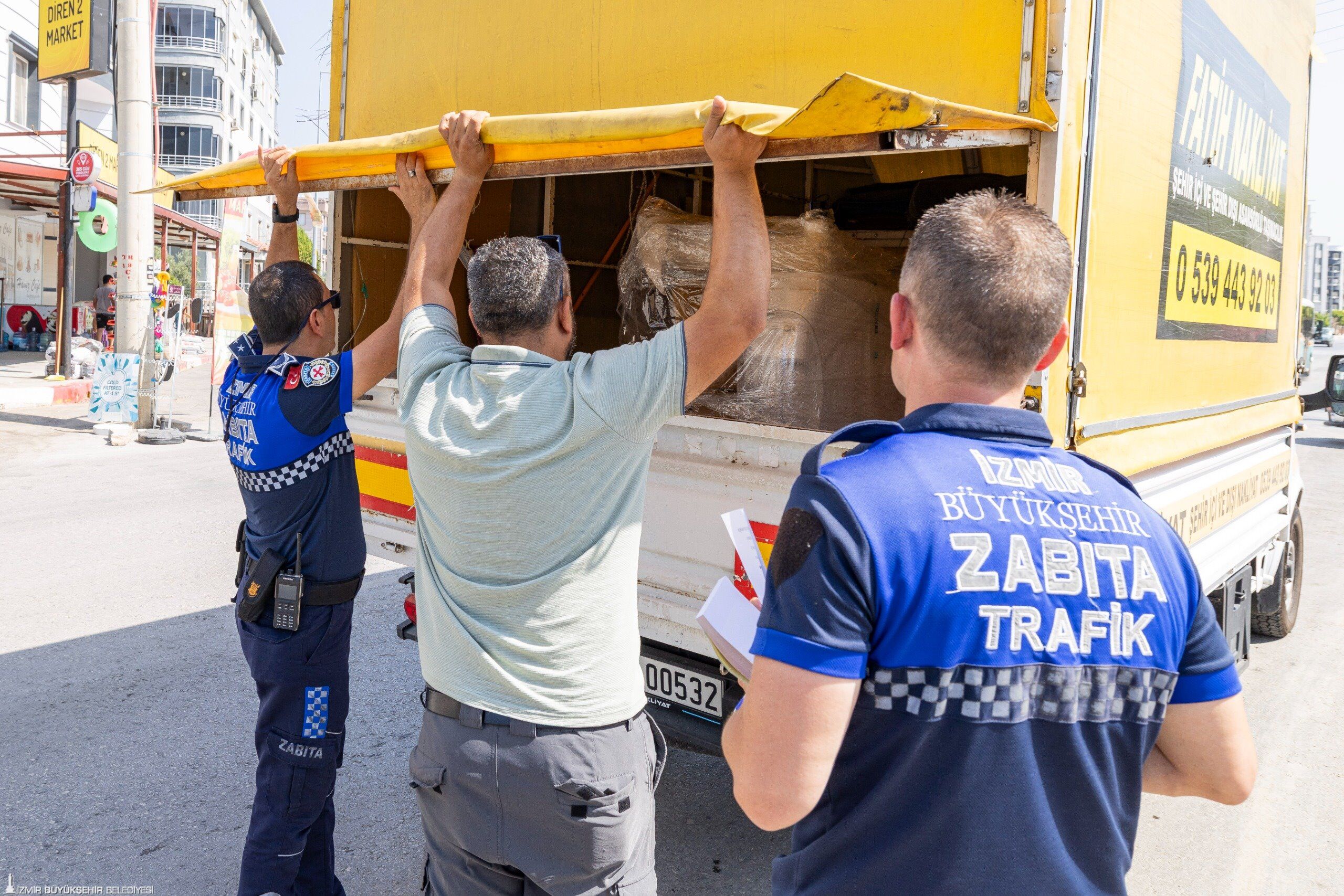 2Büyükşehir’den Tarım Işçisi Servislerine Sıkı Denetim Kurallara Uymayanlara Ceza Yazıldı!