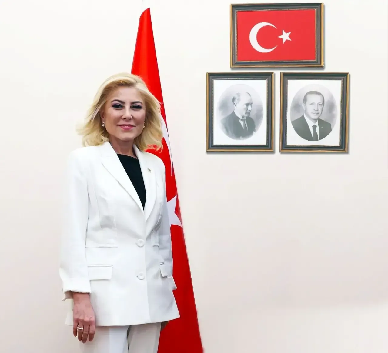 Ak Parti İzmir Milletvekilinden Sert Sözler İnsanlıktan Nasibini Almamış Zavallılar!