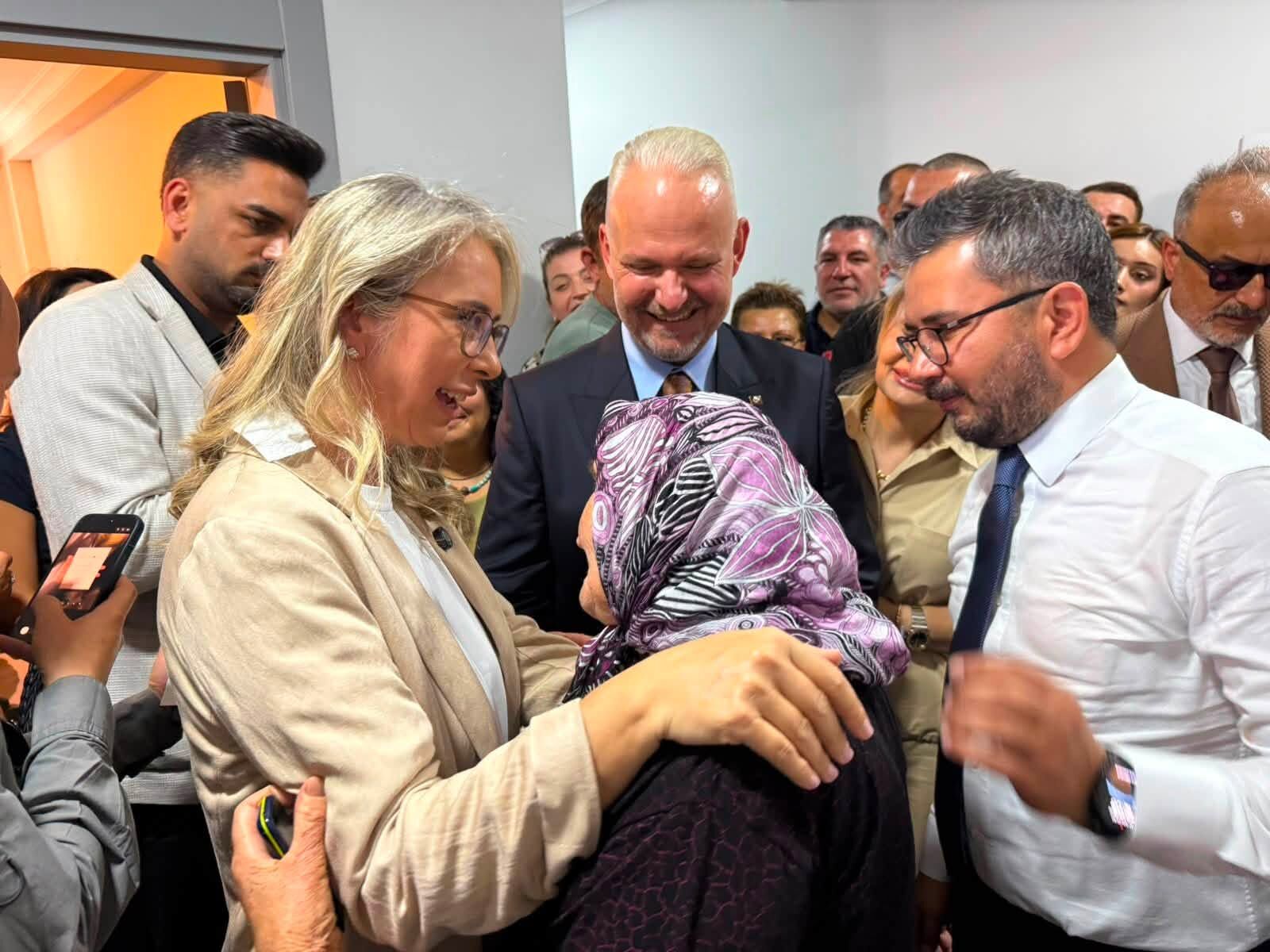 Ak Partili Çankırı'dan Menemen Belediyesi'ne Tir Parkı Övgüsü (2)