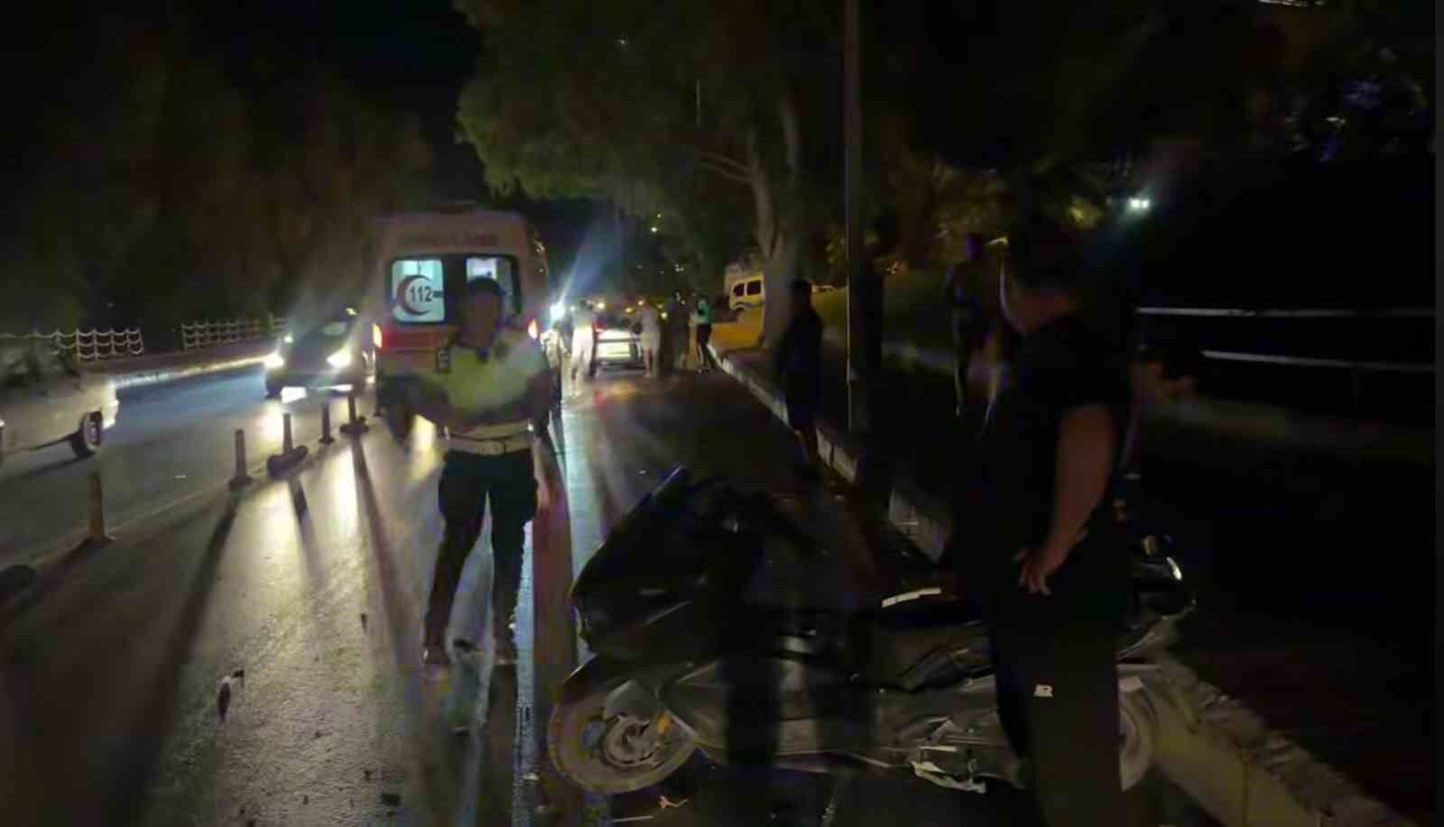 Aydın'da Feci Kaza2 Otomobil Ile Motosiklet Çarpıştı