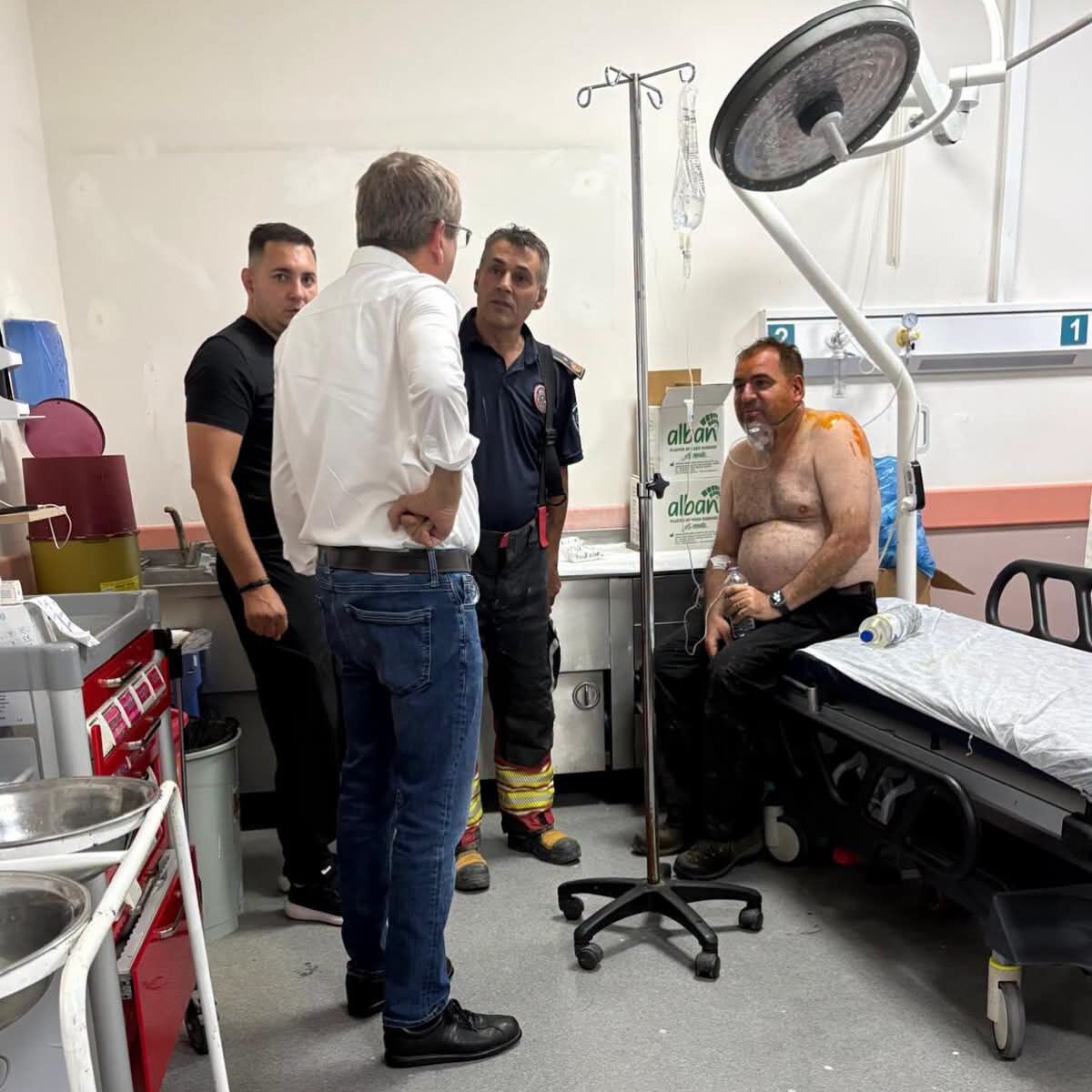 Ayvalık'ta Yangın Geniş Alana Yayıldı Ekipler Ikinci Gecede De Sahada (2)