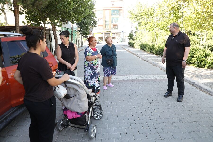 Başkan Çiçek Sahaya Indi Menderes'te Çalışmaları Inceledi (1)