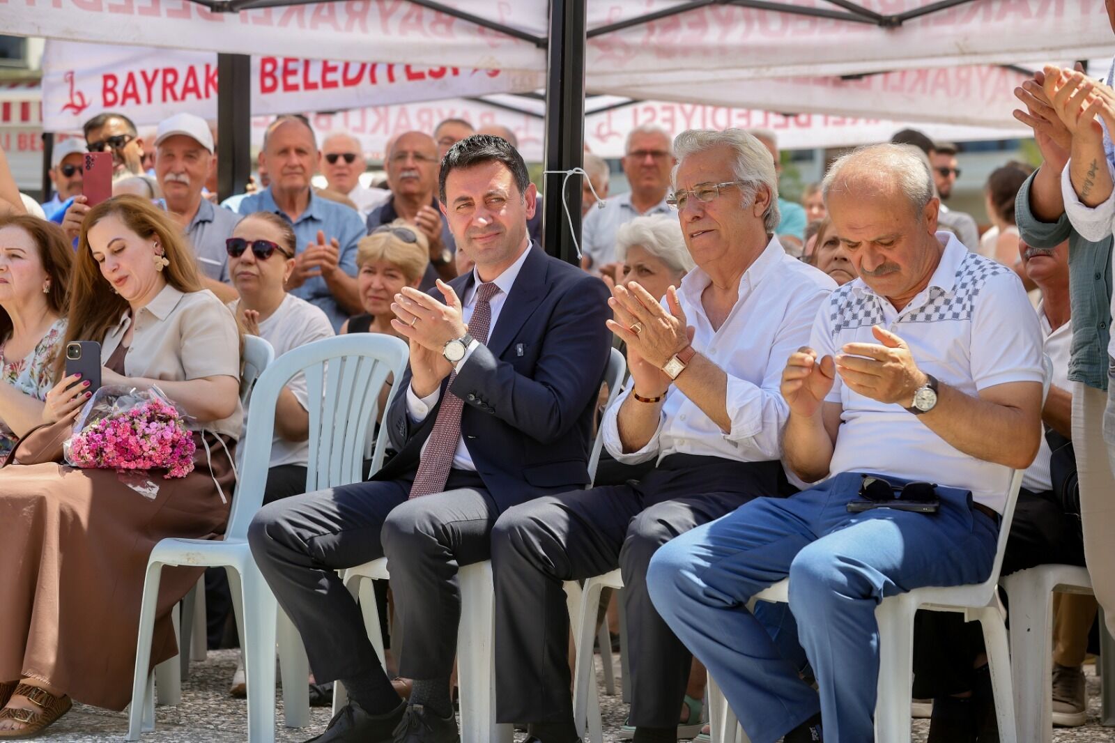 Bayraklı'ya Yeni Park Ve Otopark Hizmete Açıldı (1)
