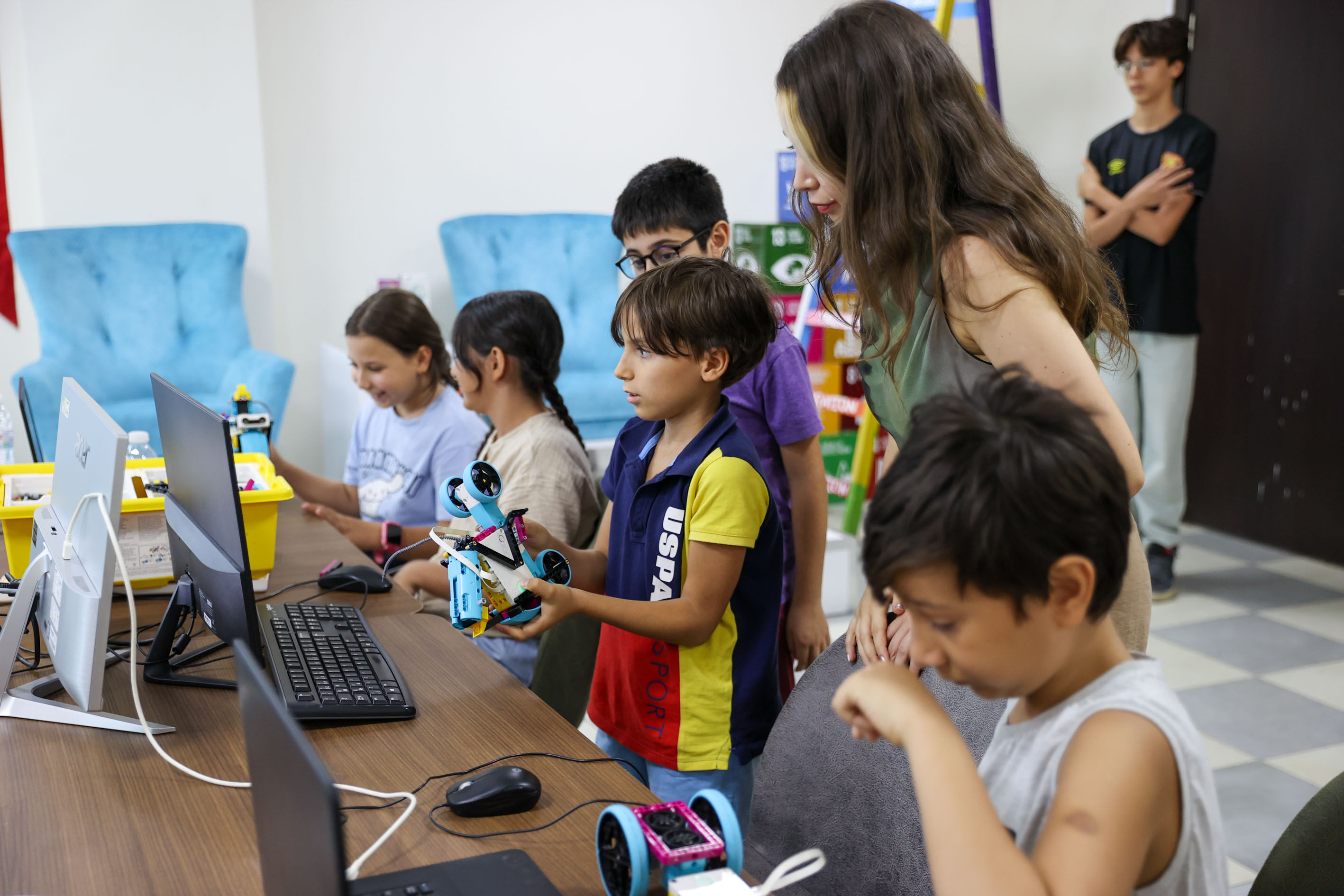 Buca'da Ücretsiz Robotik Kodlama Eğitimleri Sürüyor (5)