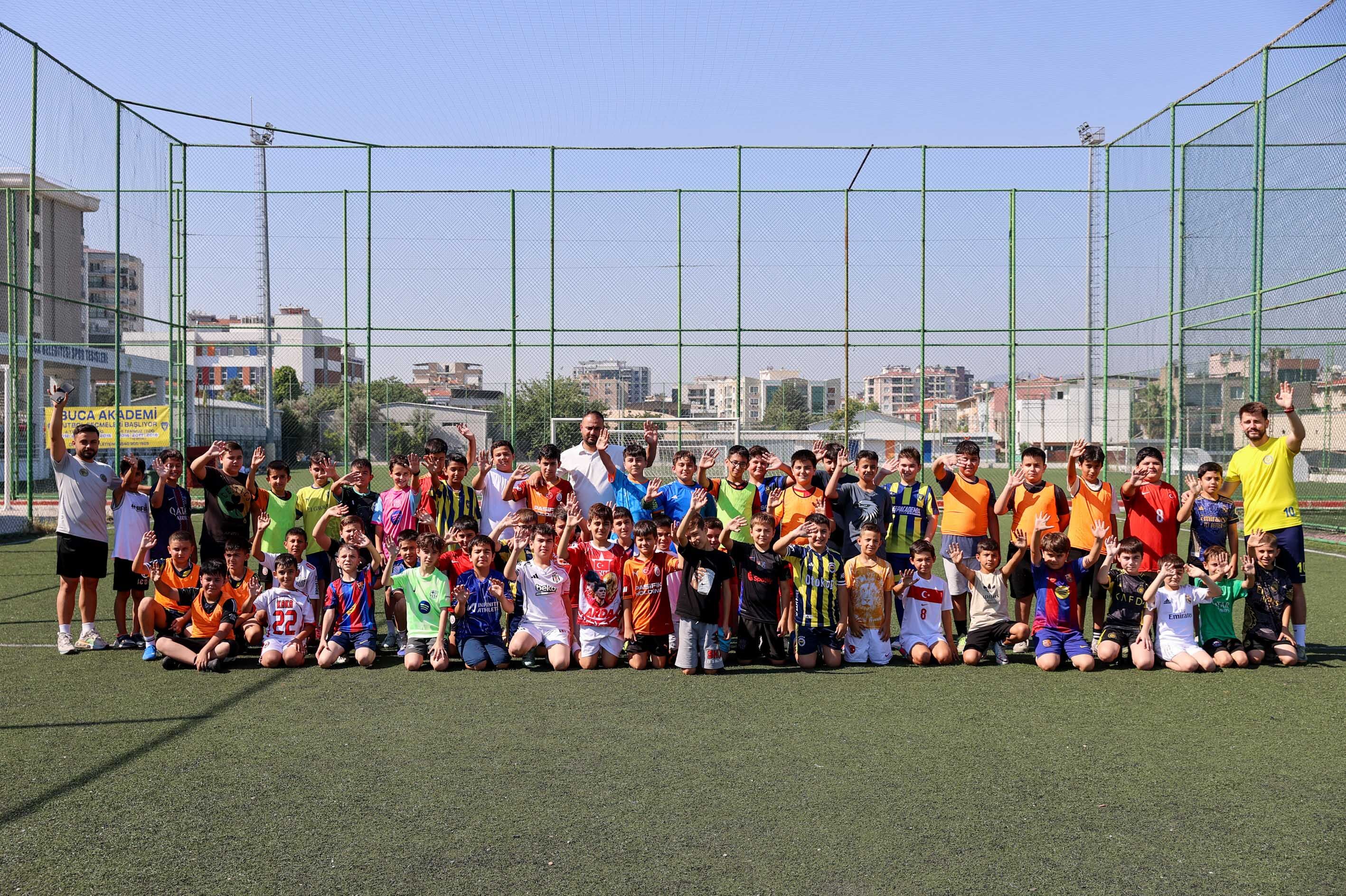 Buca'da Ücretsiz Yaz Futbol Kurslarına Yoğun Ilgi (2)