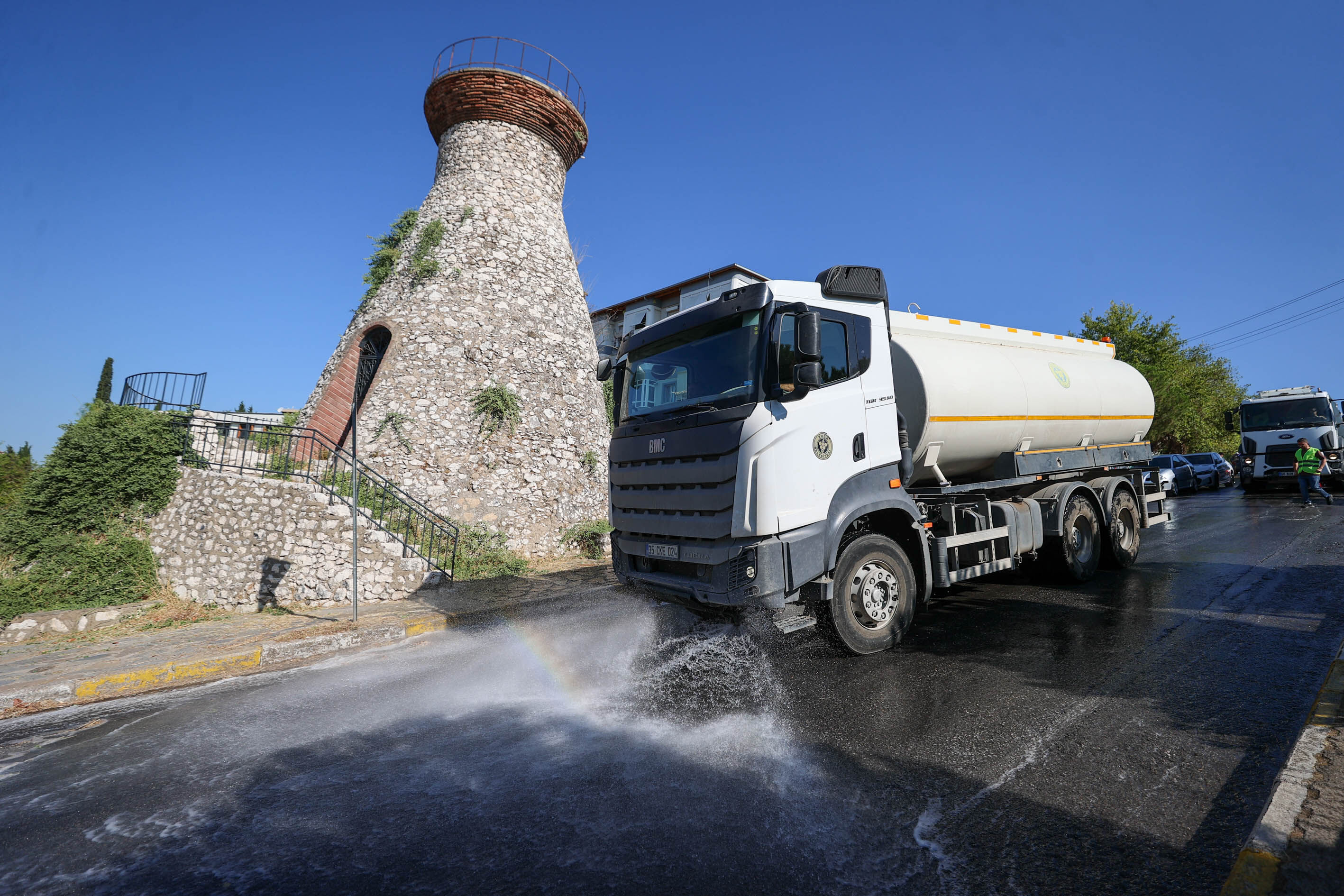 Buca'da Yaz Temizliği Hız Kazandı 47 Mahallede Çalışma (3)