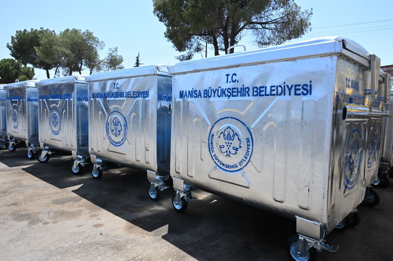Büyükşehir’den 17 Ilçeye Konteyner Desteği (6)