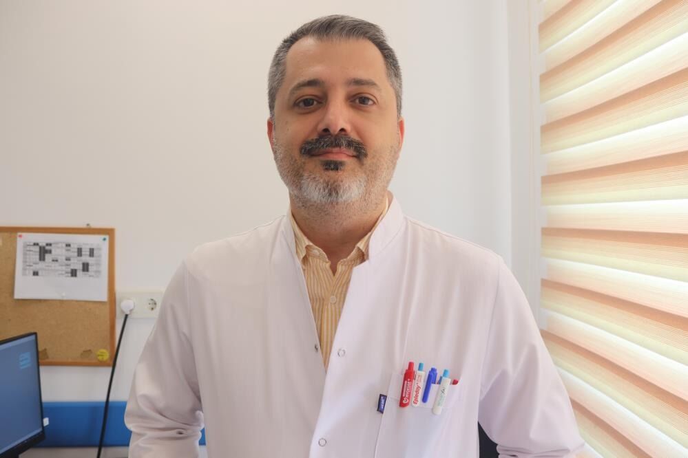 Çalıştığı Hastanede Kalbi Durdu, Mesai Arkadaşları Hayata Döndürdü 22