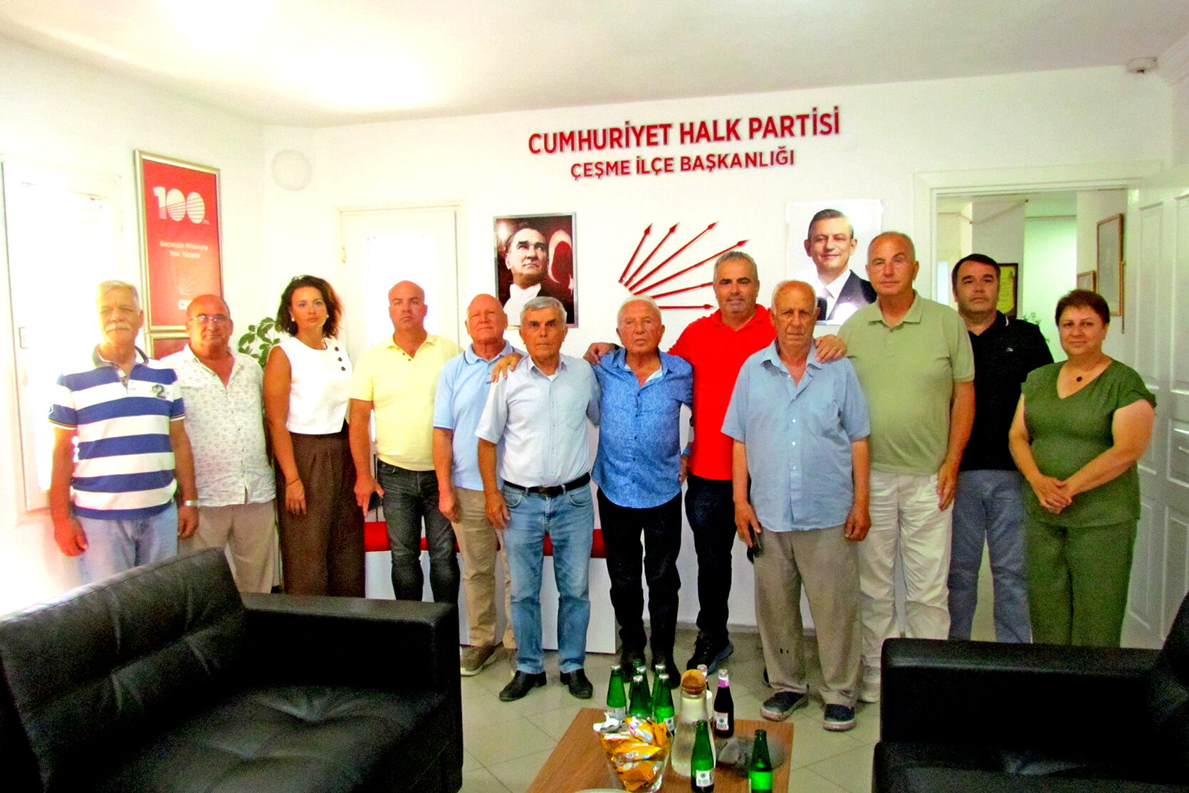 Çeşme'de Chp'nin Eski Ilçe Başkanları Istifa Etti! (3)