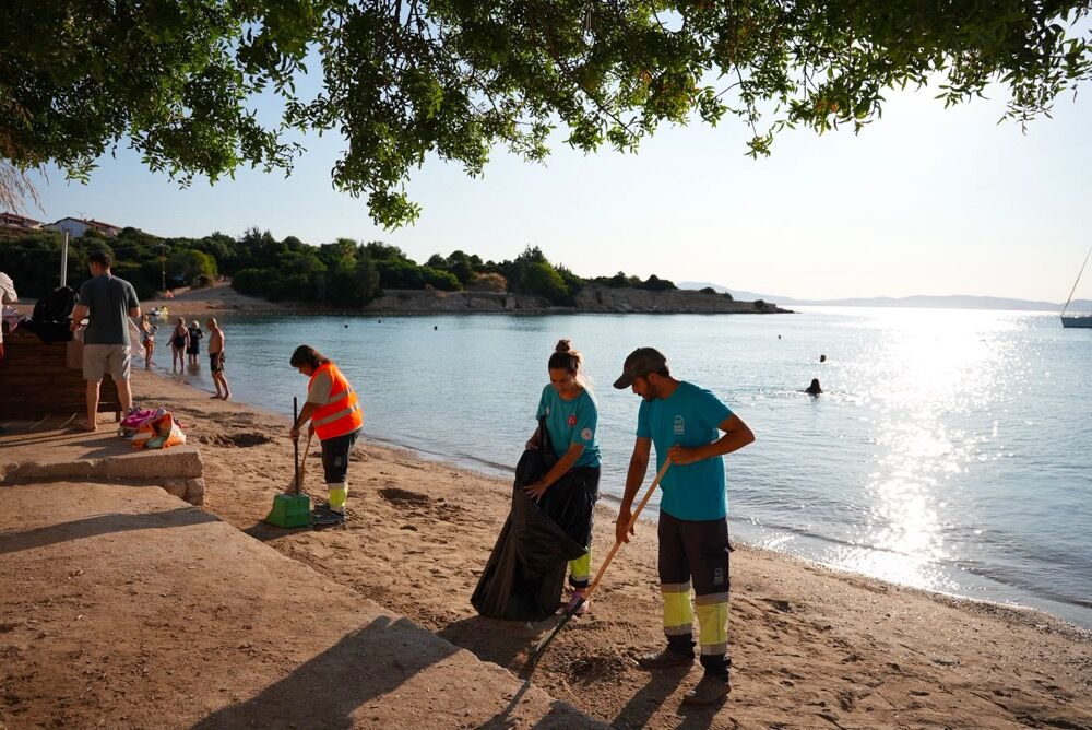 Çeşme'de Yaz Yoğunluğu Çöp Miktarını Ikiye Katladı (2)