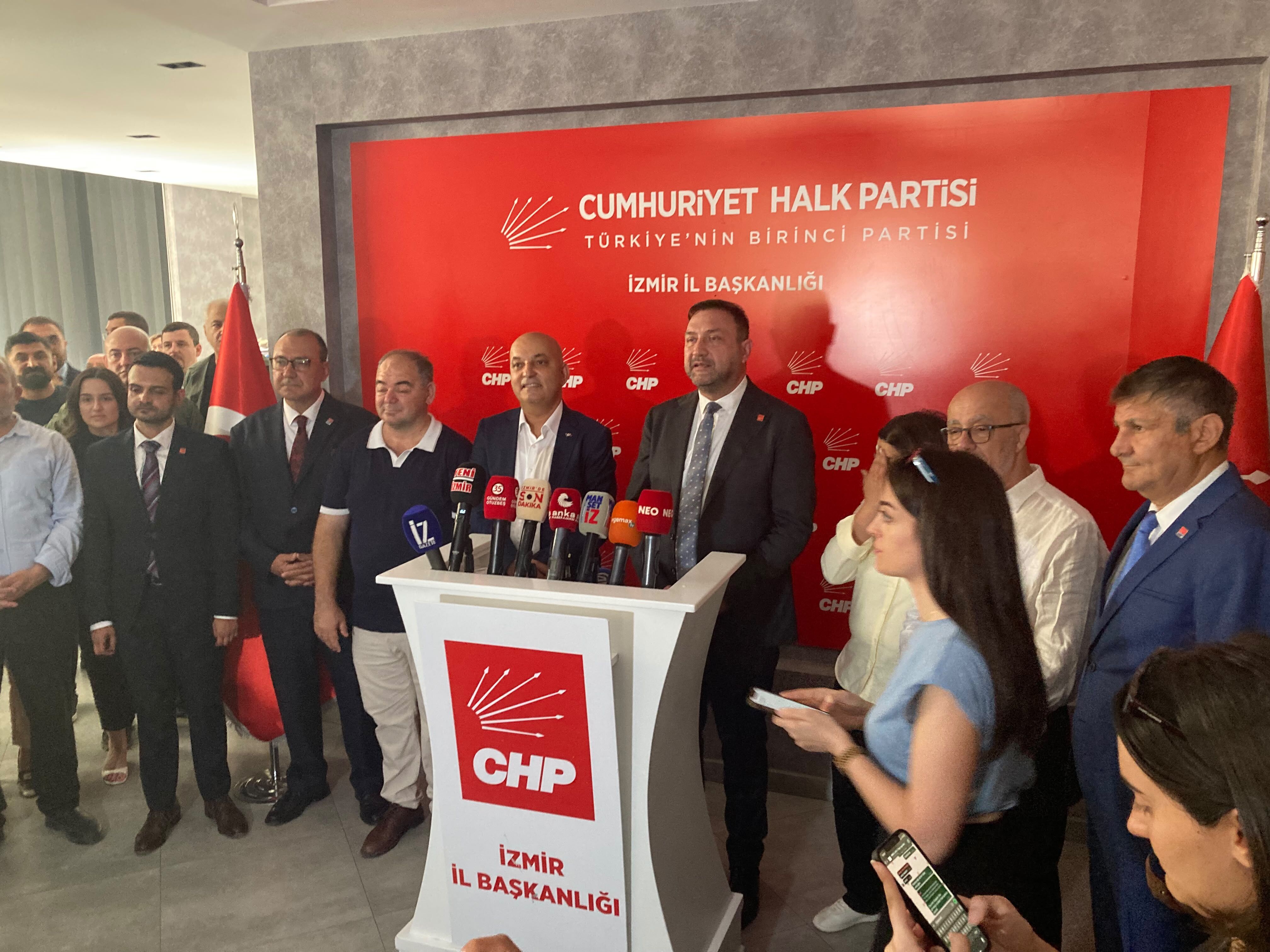 Chp İzmir'de Disiplin Vurgusu Mahir Polat Ve Utku Gümrükçü Bir Araya Geldi! (2)