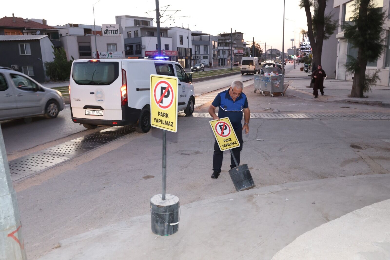 Çiğli'de Zabıtadan Eş Zamanlı Denetim İşgaller Kaldırıldı, Teraziler Elden Geçti (2)