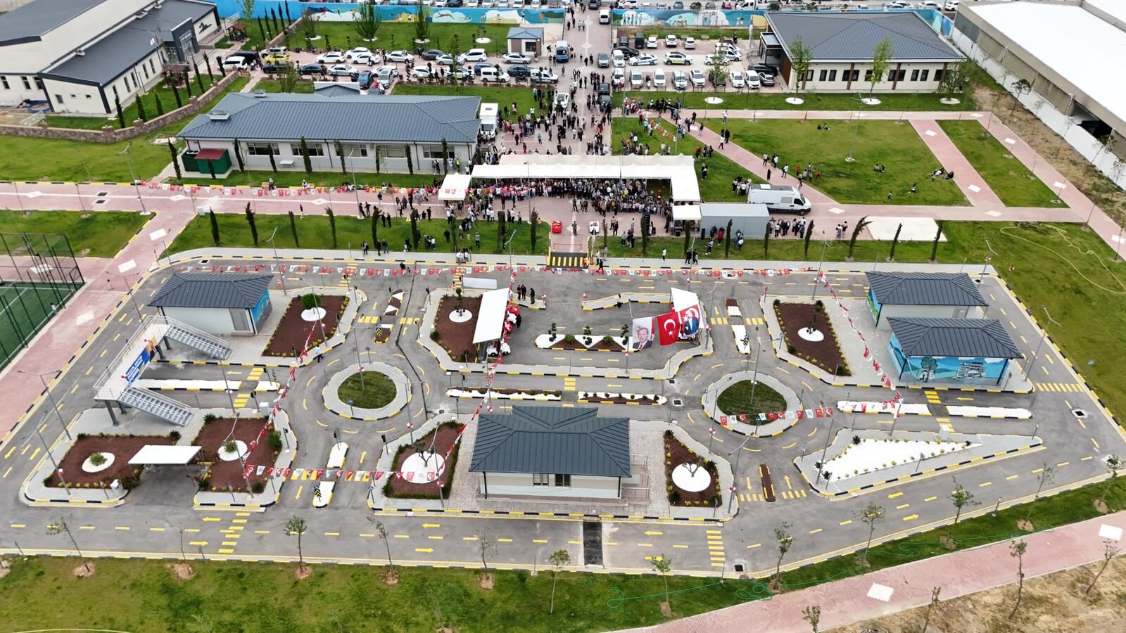 Çocuklar Trafik Kurallarını Uygulamalı Öğreniyor (2)