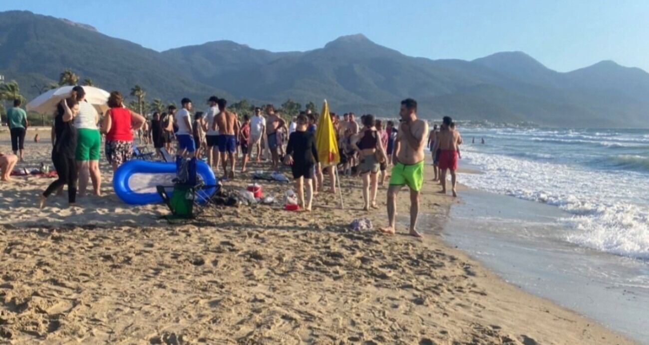 Dalgalara Kapılan 4 Kişi Hayatını Kaybetti