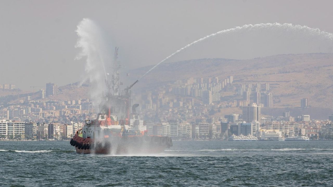 Denizlerde Bağımsızlığın 100'Üncü Yılı İzmir'de Kutlandı (1)