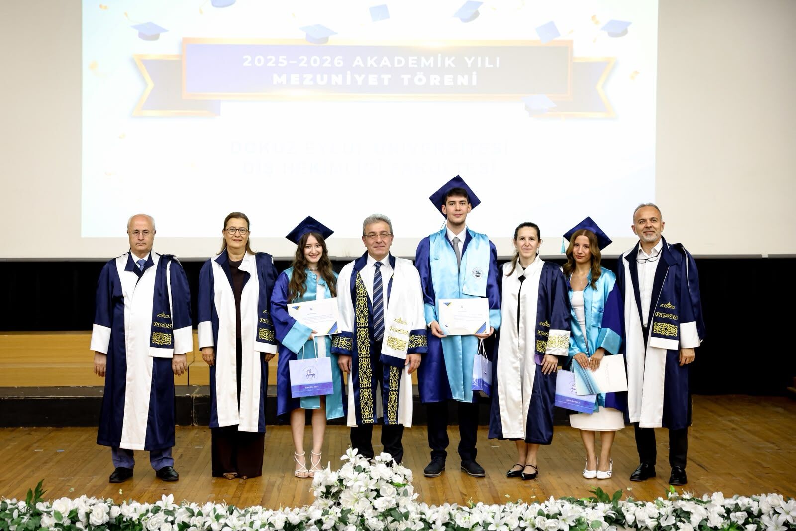 Deü Diş Hekimliği Fakültesi Ilk Mezunlarını Verdi (2)