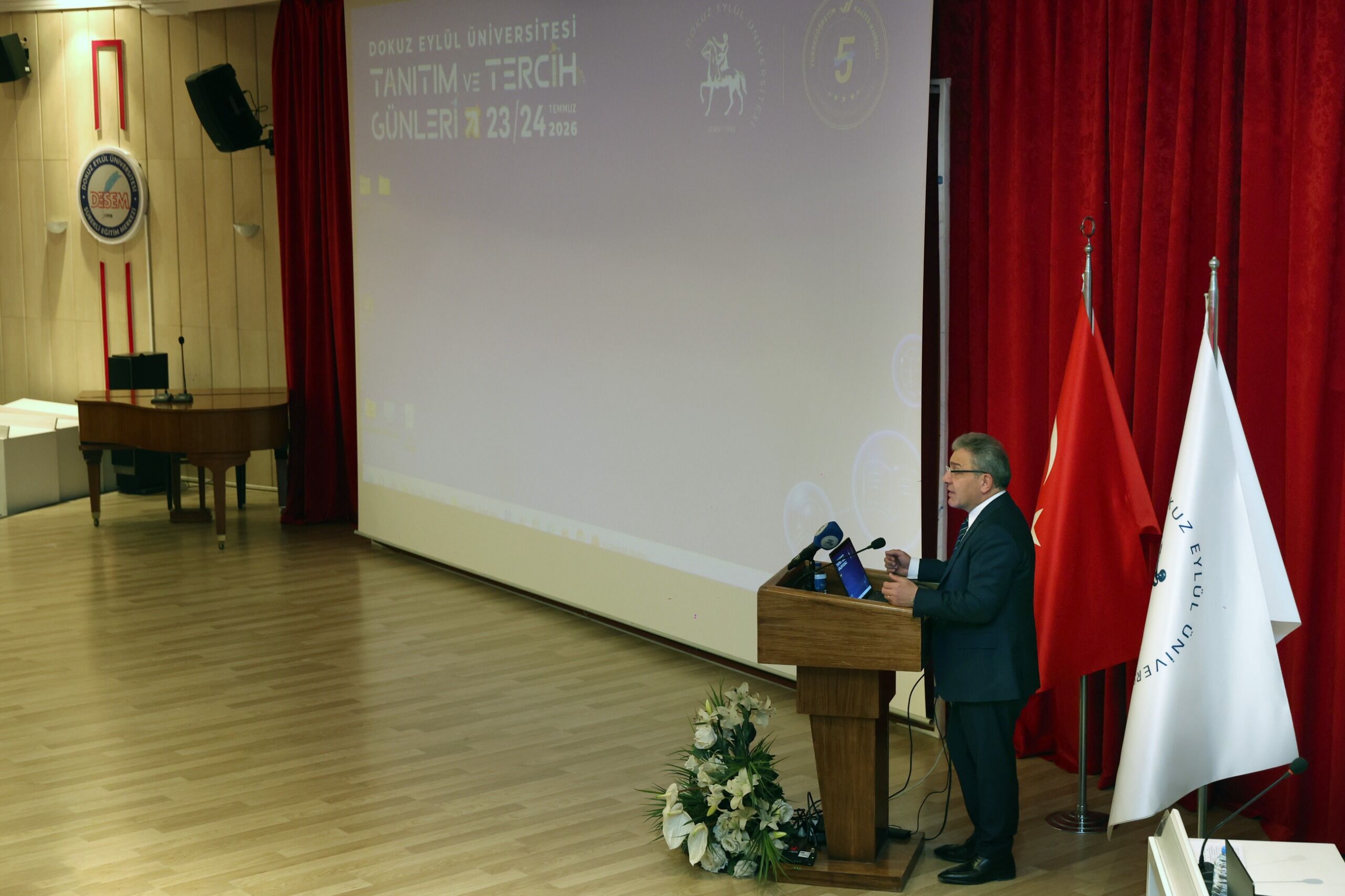 Deü Tanıtım Ve Tercih Günleri Yoğun Ilgiyle Tamamlandı (1)