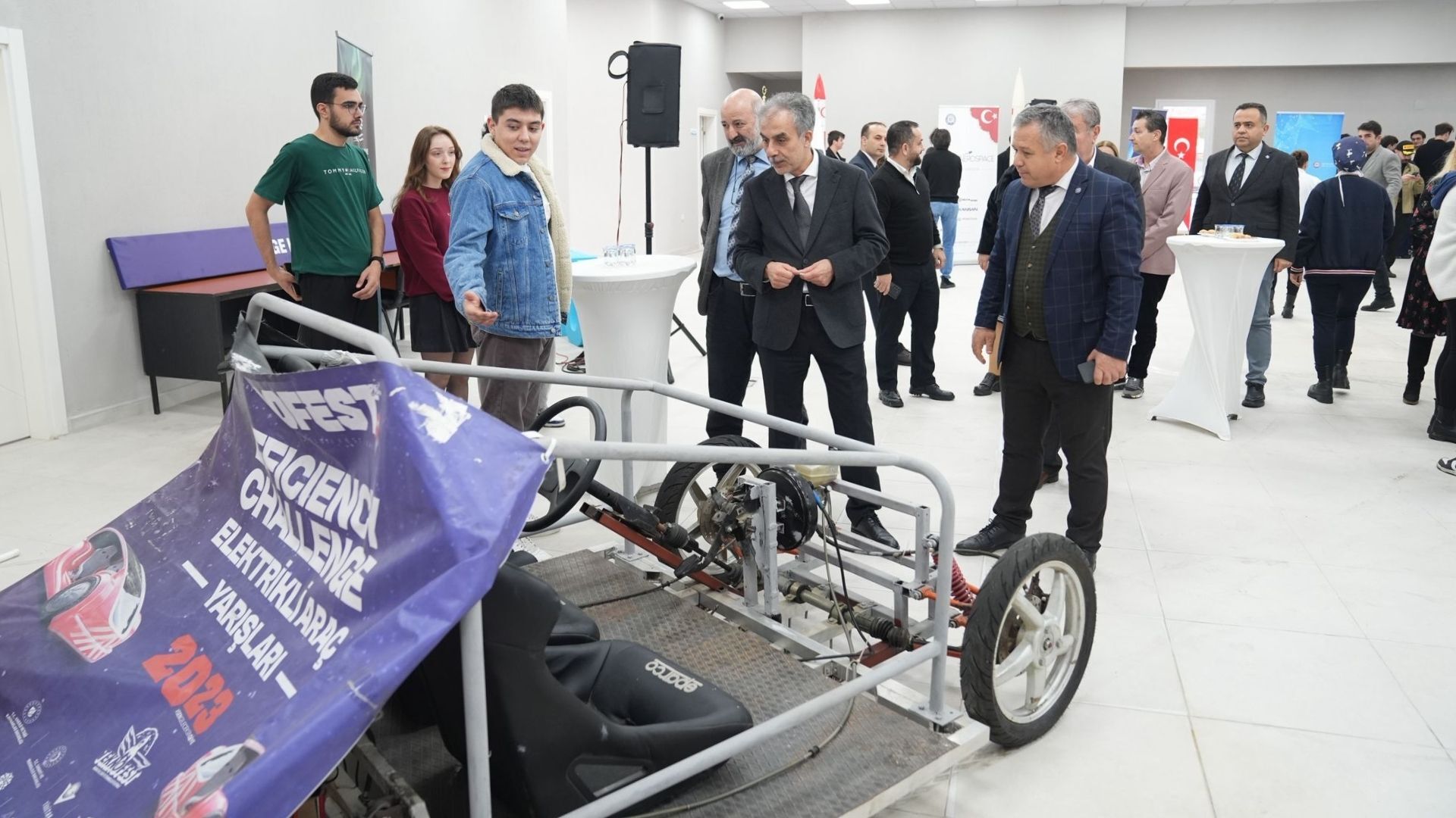 Ege Üniversitesi, Geleceği Inşa Edecek Yeni Mühendislerini Bekliyor (2)