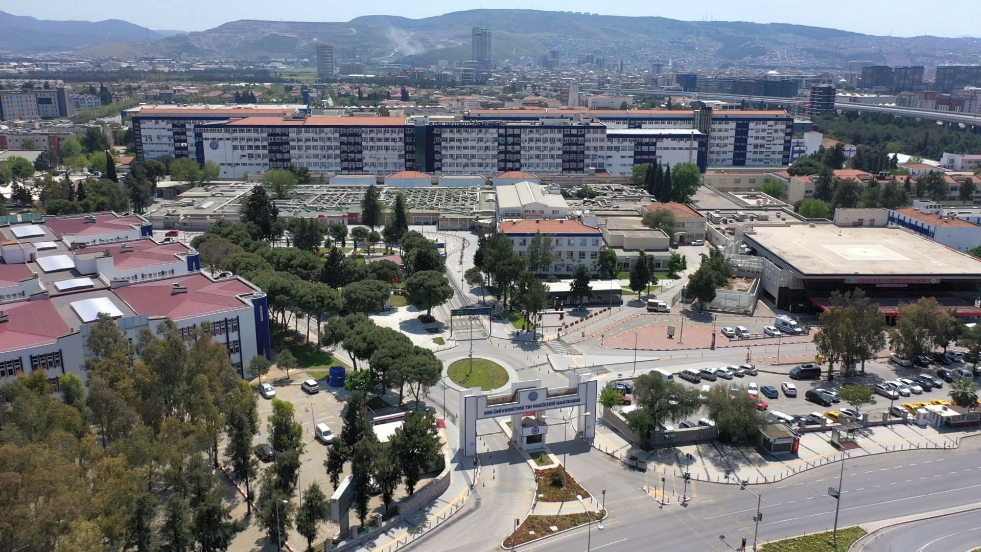 Ege Üniversitesi Tıp Fakültesi Yeni Hekim Adaylarını Bekliyor (2)