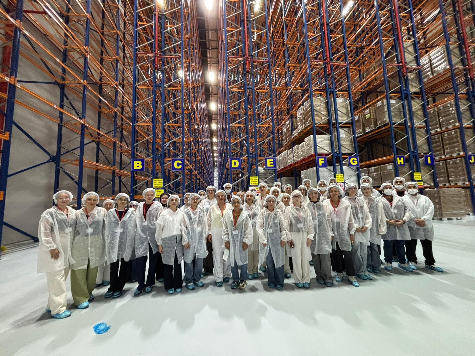 Eü Eczacılık Fakültesi Yeni Öğrencilerini Bekliyor (1)