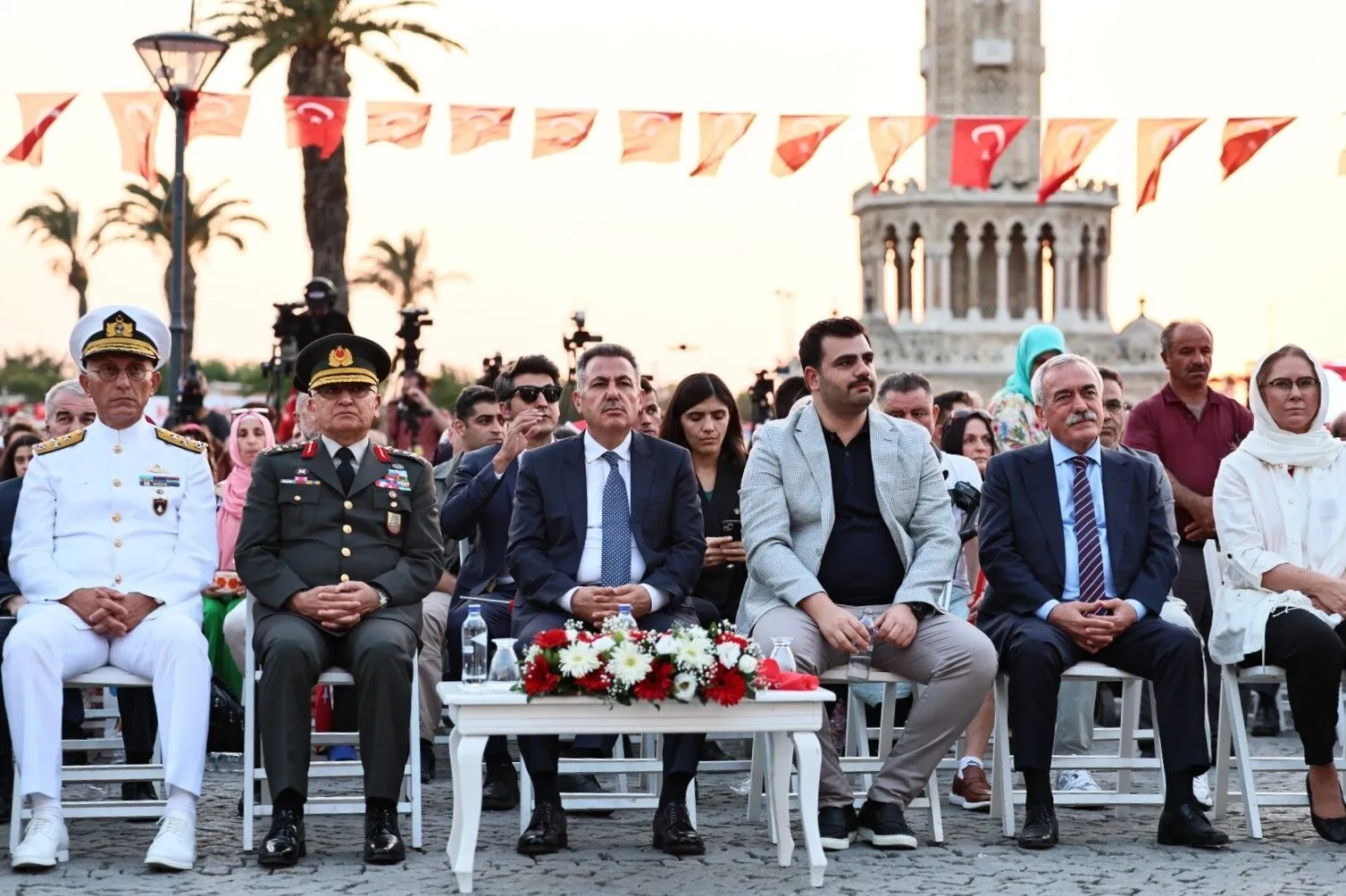 Eyyüp Kadir İnan'dan 15 Temmuz Mesajı Bu Millet Hiçbir Senaryonun Figüranı Olmadı 2
