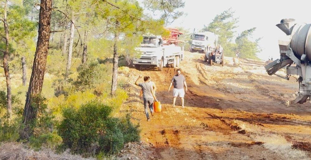 Fethiye Üzümlü'deki Orman Yangınında Havadan Ve Karadan Yoğun Mücadele