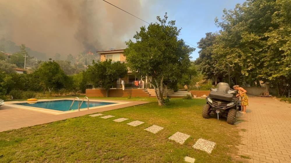 Fethiye’deki Yangın 4 Saattir Sürüyor 11