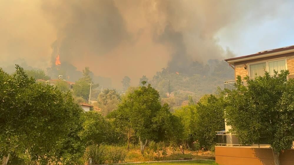 Fethiye’deki Yangın 4 Saattir Sürüyor 22
