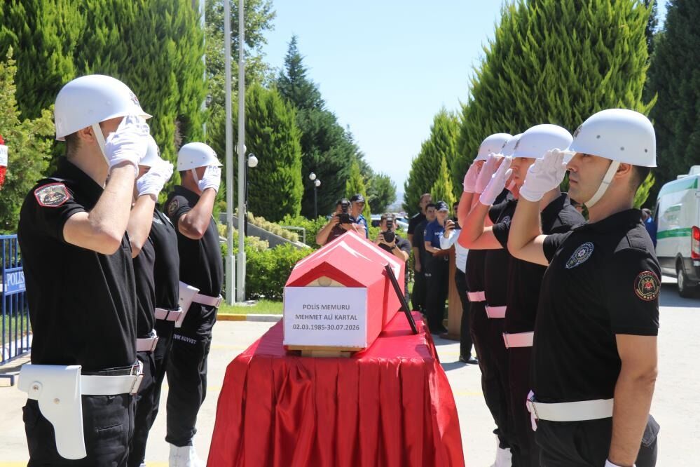 Görevi Başında Vefat Eden Polis Memuru Memleketine Uğurlandı 22