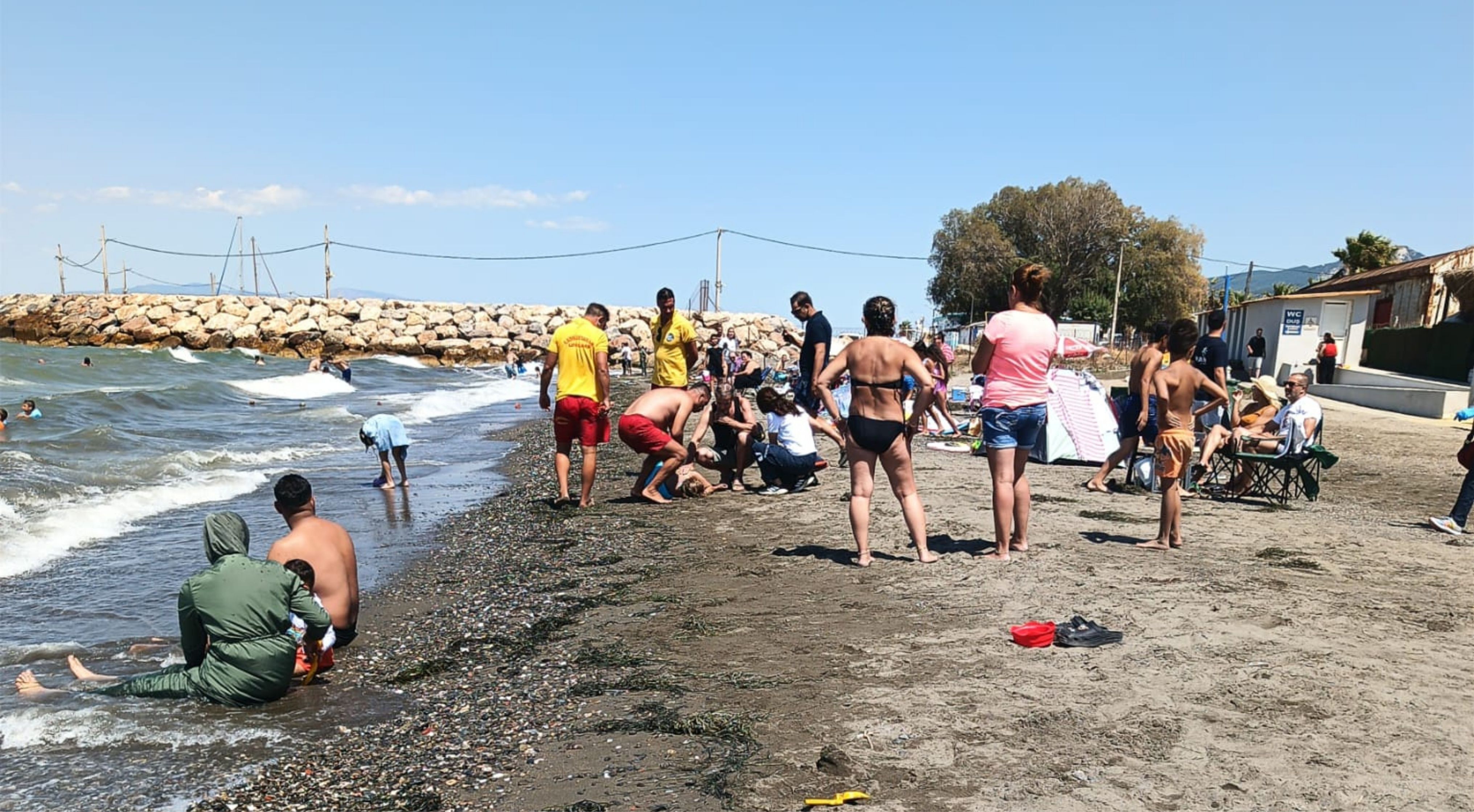 Güzelbahçe Güzbel Plajı'nda Boğulma Tehlikesi Atlatıldı! (3)