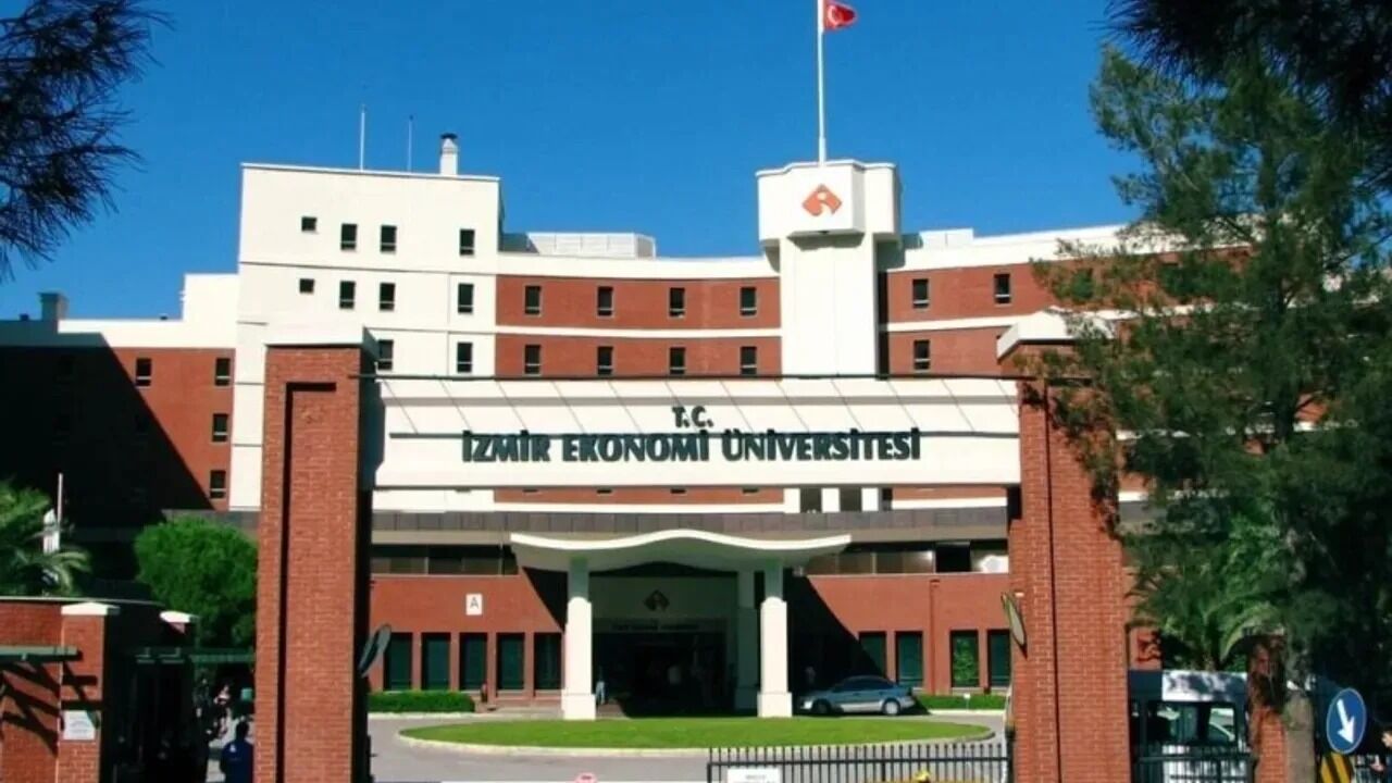 İzmir Ekonomi Üniversitesi
