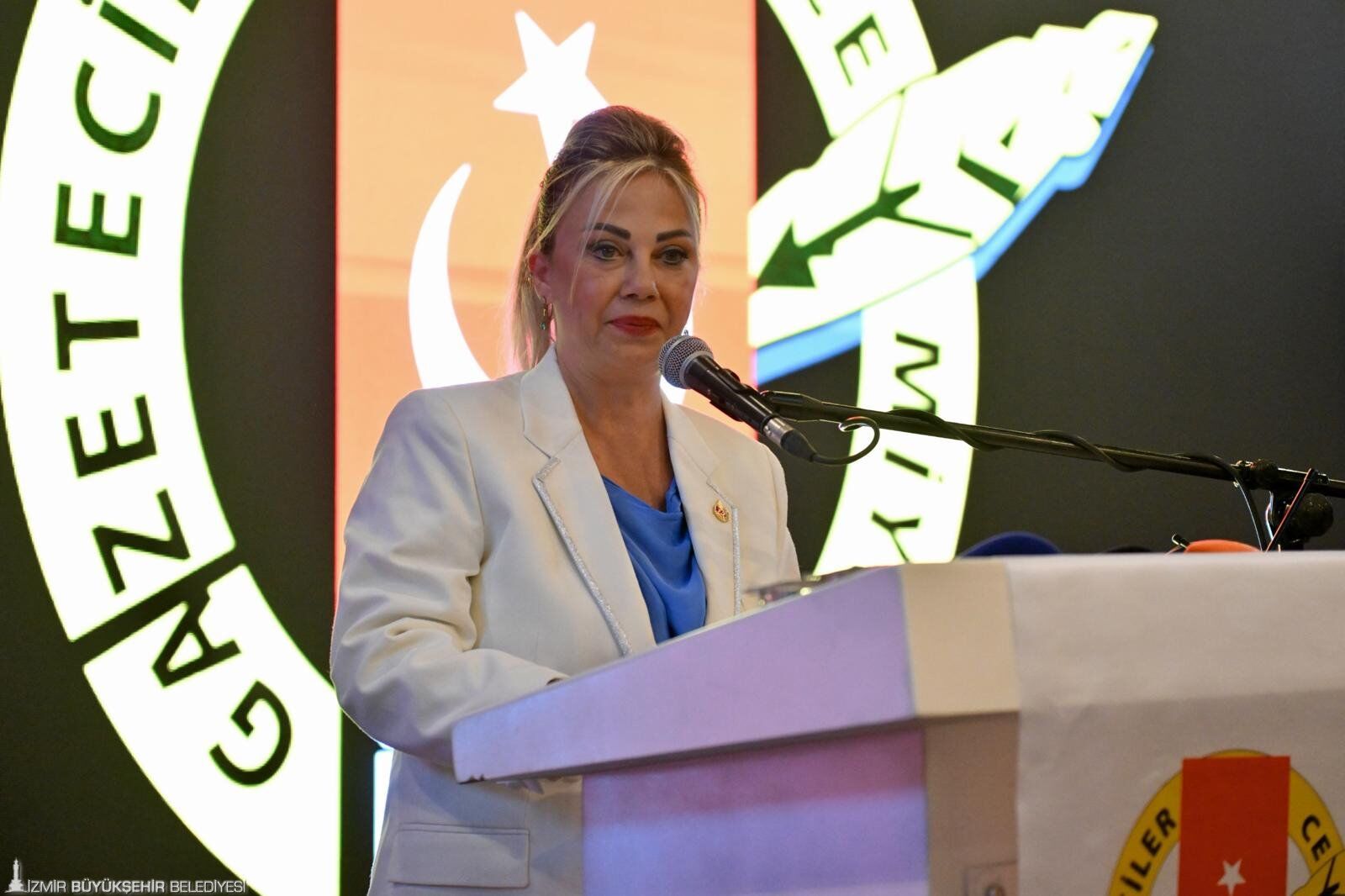 İzmir Gazeteciler Cemiyeti 80. Yılını Ödül Töreniyle Kutladı (4)